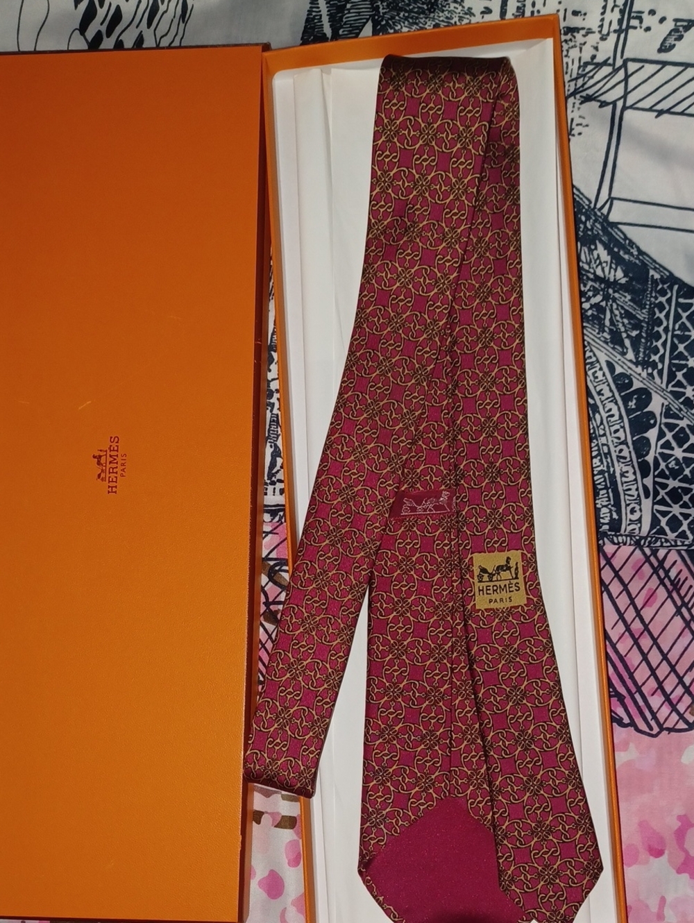 Hermès vintage tie with box
